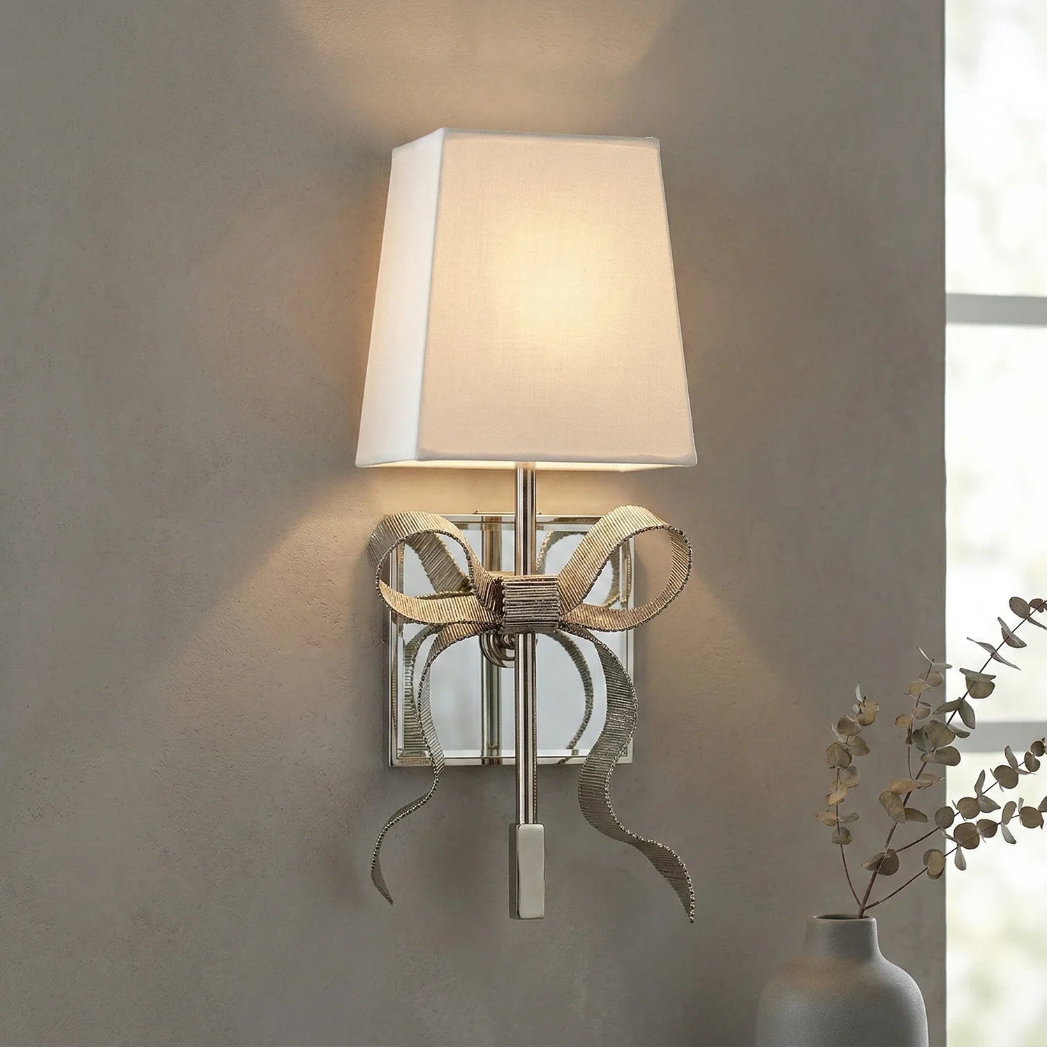 Ribbed Ribbon Bow Wall Lamp